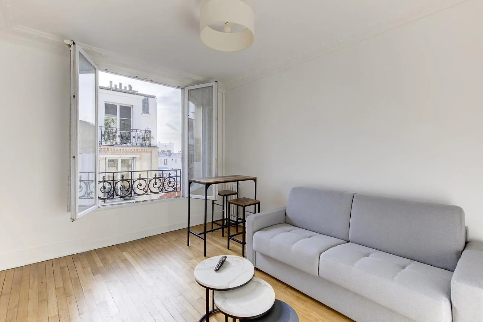 568 Suite Dulong - Superbe Studio Parisien